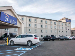 Sleep Inn & Suites Conference Center and Water Park