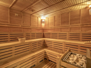 Hotel Orange Palace Side