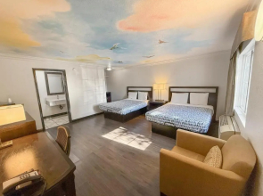Super 7 Motel