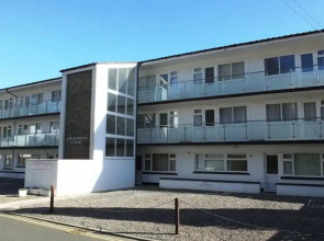 Strandways Court 17