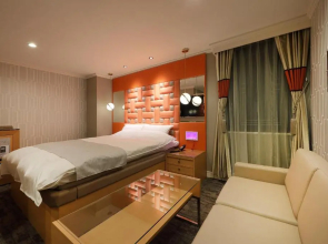 Hotel Birthday Gifunishi (Adult Only)