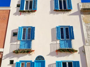 Casa Blue Windows p1