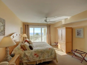 1010 Ocean Palms 103