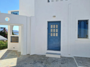 Kouros Village