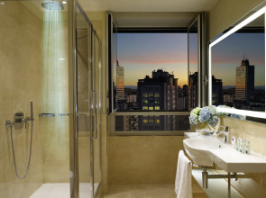 Отель Unahotels Century Milano