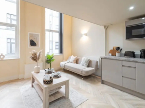 Host Stay Athenaeum House