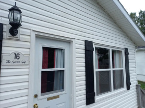 Anne's Windy Poplars Cottage Resort