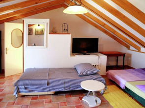 Central Apartment in Okrug Donji near Beach