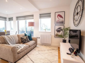 Luxurious 2-Bedroom Flat in Slough