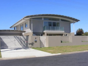 Dew on Lakeview Street