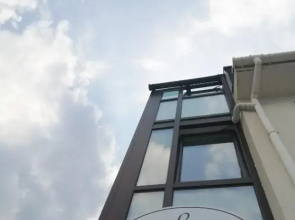 La Piazza Hotel