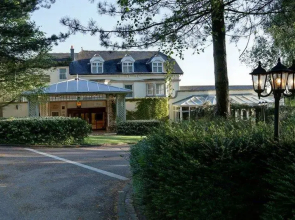 Blunsdon House Hotel