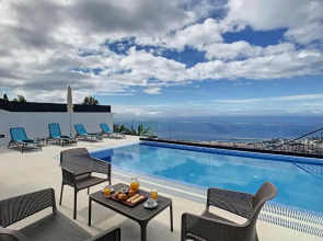 The Monte White House by MHM