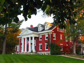 Inn on Crescent Lake Bed and Breakfast