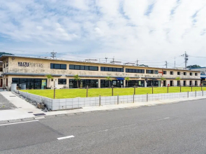 Re PORT HOTEL