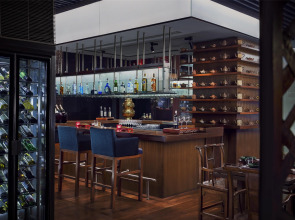 Grand Hyatt Mumbai Hotel and Serviced Apartments