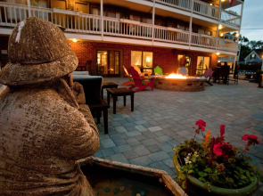 Surfside Hotel and Suites