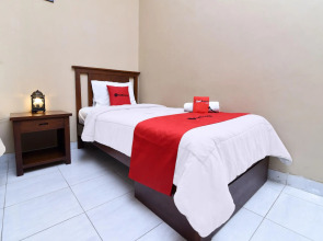 RedDoorz near Pantai Sanur Bali