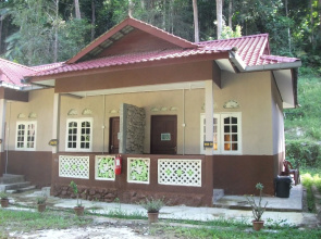 Nusa Holiday Village