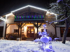 Gostevoy Dvor Dvenadtsat Mesyatsev