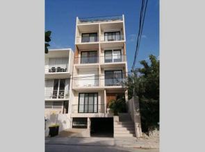 Modern 1 bedroom suite by beach Great location!