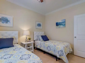 7 Waterfront 4bed 3bath Pool Home