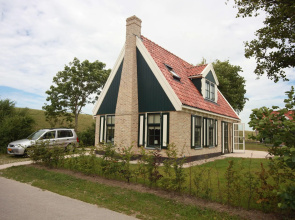 Nice villa with garden, close to the Wadden Sea