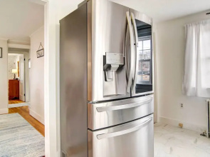2 Mi to Beach: Walkable Coastal Gem in Hyannis!