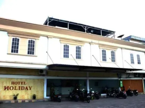 Holiday Hotel