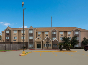 Americas Best Value Inn & Suites Lake Charles at I-210 Exit 5