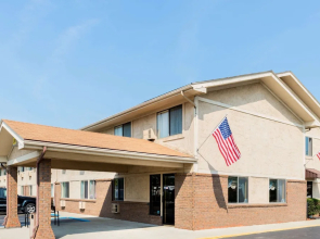 Super 8 Franklin Middletown Area