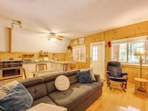 Walk to Beach & Playground: Charming Madison Cabin