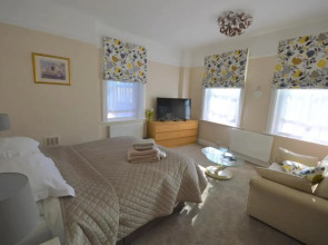 Captain Wills Apartment