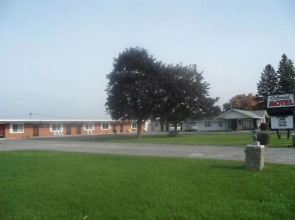 Colonial Motel