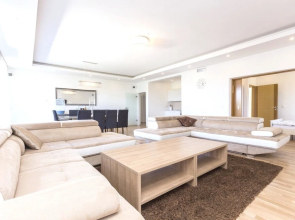Villa With 5 Bedrooms in Pomer, With Private Pool, Enclosed Garden and