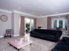 Brand New - Contemporary - 2 Bedroom - 2 Bathroom - Spacious Apartment - Lake Views