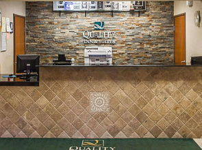 Quality Inn & Suites Fishkill South near I-84