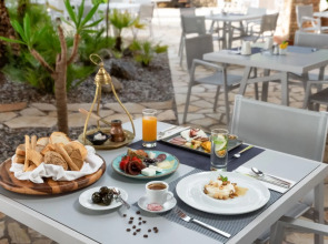 Kontokali Bay Resort & Spa