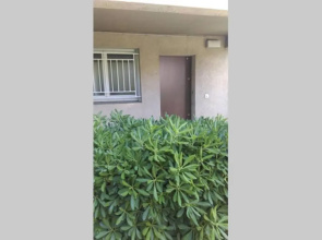 Particulier loue T3 en rez de jardin à 30 mètres de la plage avec un double box