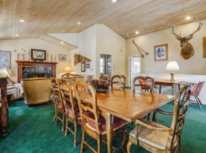 1 Mi to Lift! Olympic Valley Chalet w/ Hot Tub
