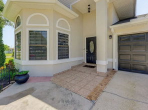 Hot Tub & Movie Theater: Family Oasis in Kissimmee