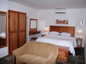 Serowe Hotel