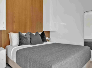 Phaedrus Living: Alkminis Seaview Suites Mare