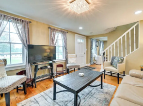 Charming East Durham Home - 2 Mi to Water Park