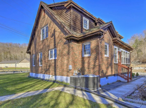 Half-mi to Dawkins Rail Trail: Family Home w/ Yard