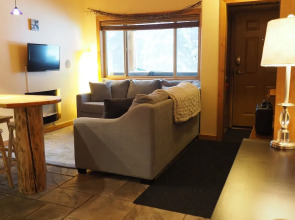 Silver Bullet 102 1 Bedroom Condo