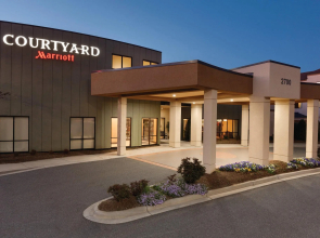 Courtyard by Marriott Charlotte Airport North