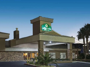 La Quinta Inn And Suites Las Vegas Tropicana