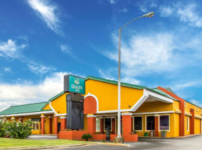 Motel 6 Opelika, AL