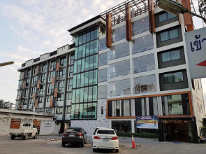 Izen Pure Budget Hotel & Residences